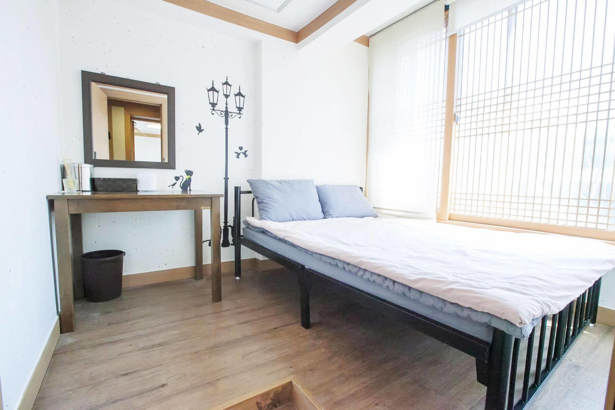 סיאול The Blossom Yeonnam Guesthouse מראה חיצוני תמונה
